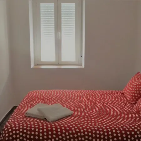 Flats Segovia 10 Apartment *